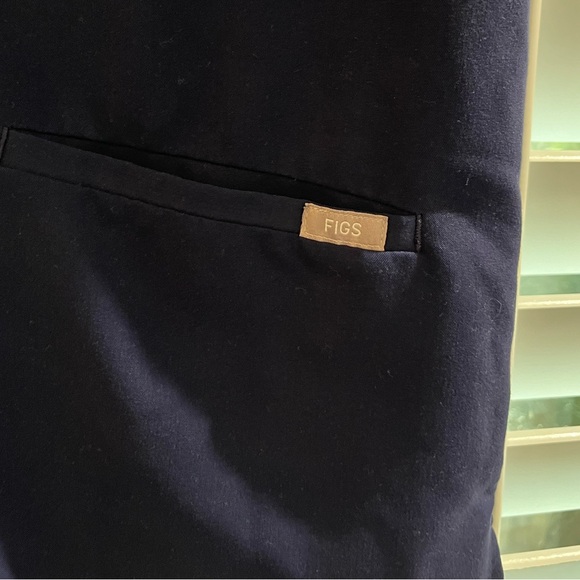 Figs Navy scrub top - Picture 3 of 3
